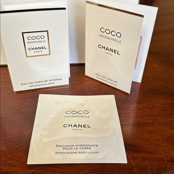 New CHANEL 17 piece Bundle - Picture 7 of 17